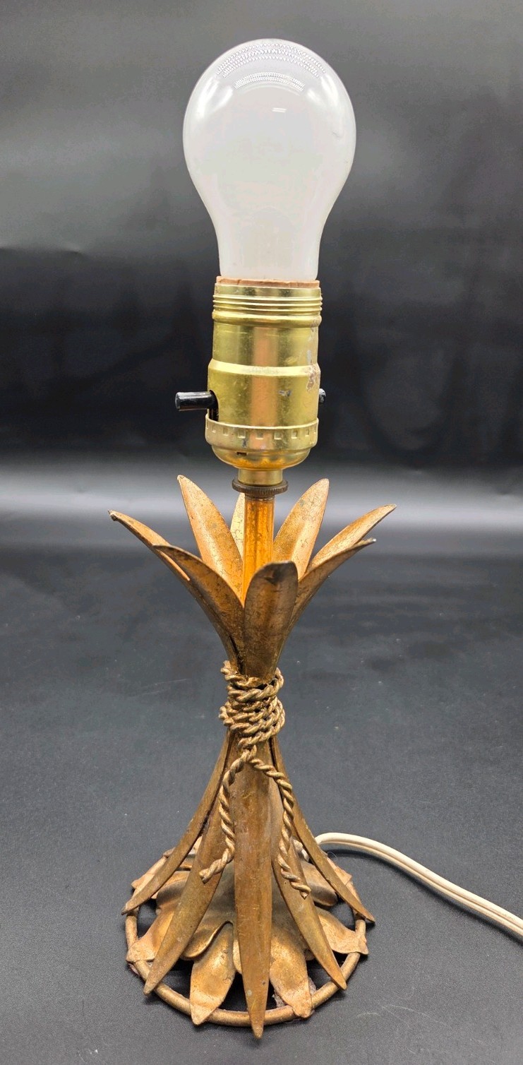 Vintage Italian Florentine Hollywood Regency Style Gold Leaf Corded Lamp Working Vintage Italian Florentine Hollywood Regency Style Gold Leaf Corded Lamp Working