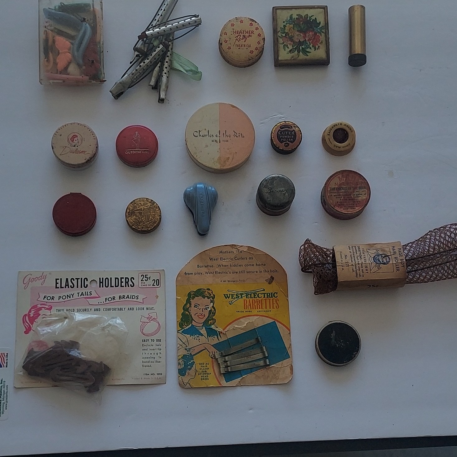 19 Pc Beauty Vanity Cosmetics Lot Vintage Bottles some items hv product in them 19 Pc Beauty Vanity Cosmetics Lot Vintage Bottles some items hv product in them