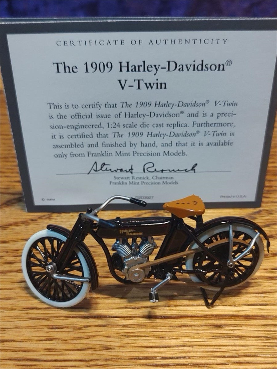 1909 Harley Davidson V Twin Motorcycle By Franklin Mint 1:24 Scale W/Box COA 1909 Harley Davidson V Twin Motorcycle By Franklin Mint 1:24 Scale W/Box COA