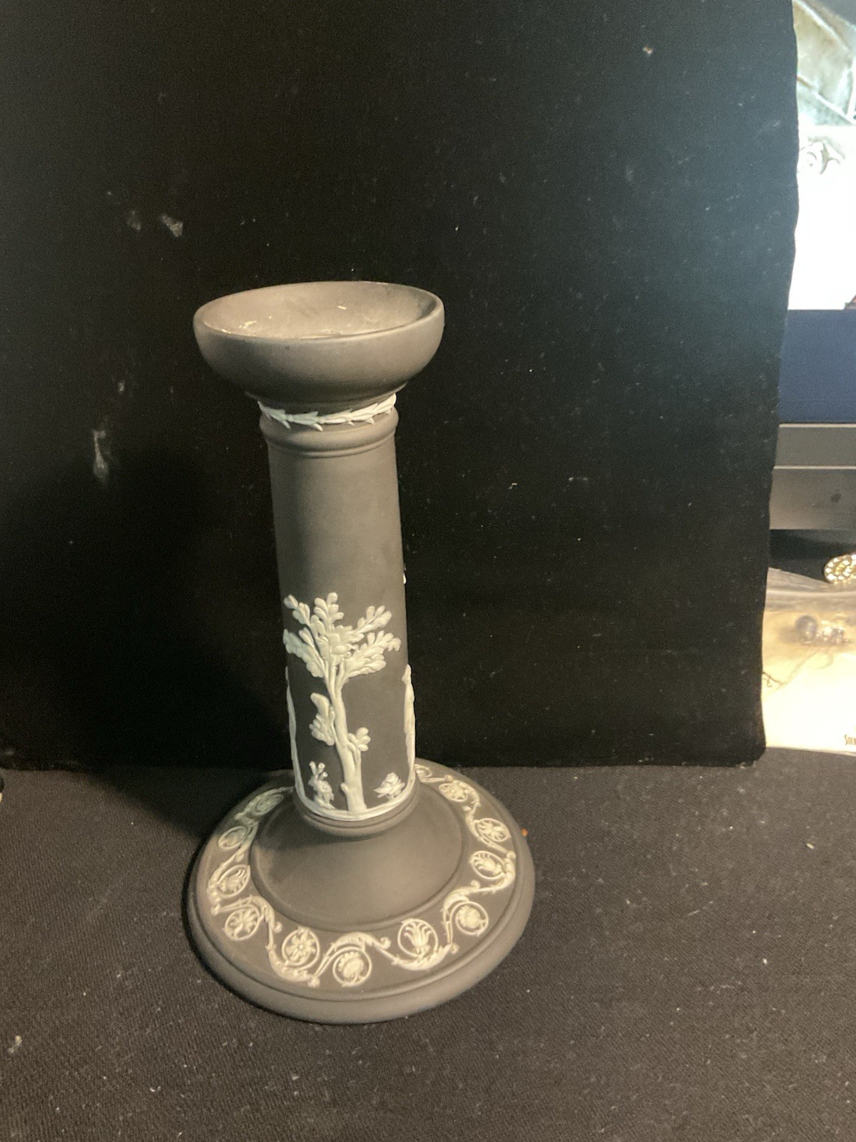 ANTIQUE WEDGWOOD LARGE BLACK JASPER DIP CANDLE STICK CA. 1860 ANTIQUE WEDGWOOD LARGE BLACK JASPER DIP CANDLE STICK CA. 1860