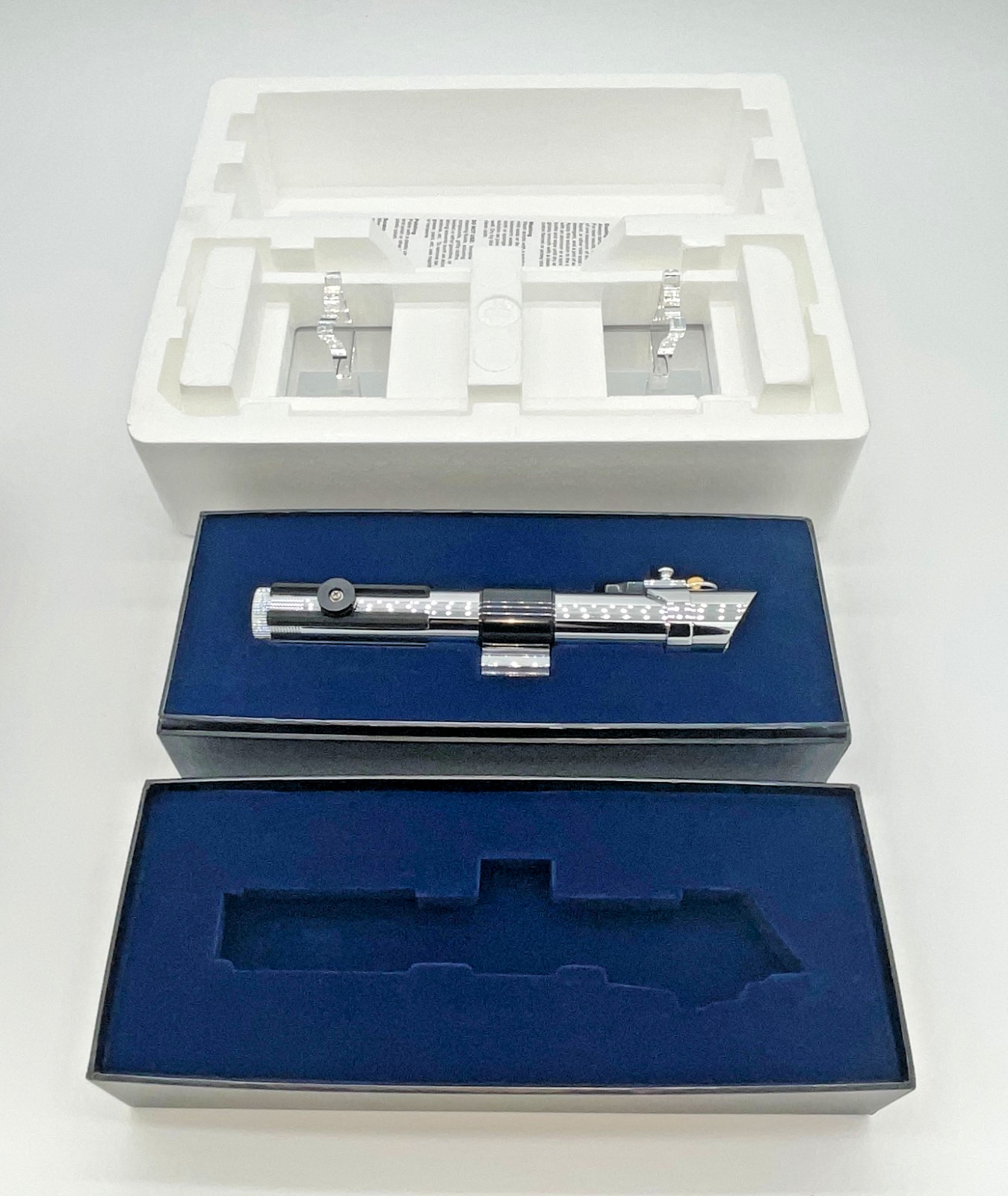 Master Replicas Star Wars Anakin Skywalker Lightsaber AotC 1:1 Prop Replica LE
