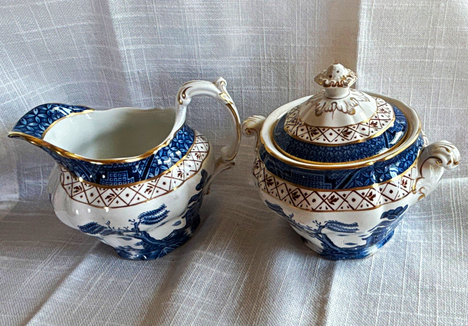 Booths Royal Doulton Real Old Willow Blue White Creamer & Lidded Sugar Bowl Set Booths Royal Doulton Real Old Willow Blue White Creamer & Lidded Sugar Bowl Set