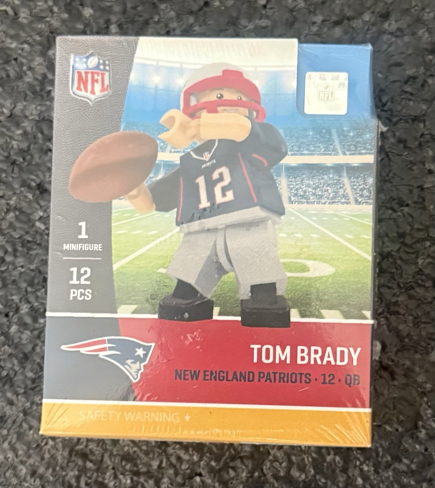 OYO Sports Tom Brady Patriots #12 Minifigure w/ Helmet Football Stand Gen 4 OYO Sports Tom Brady Patriots #12 Minifigure w/ Helmet Football Stand Gen 4