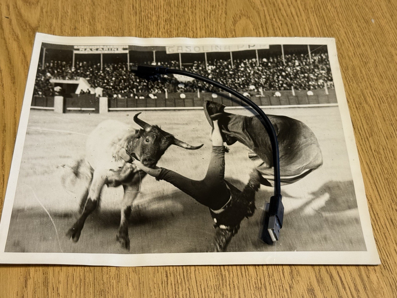 1940s ?  Press Photo Bullfighter in the Ring Being Thrown Underwood Press