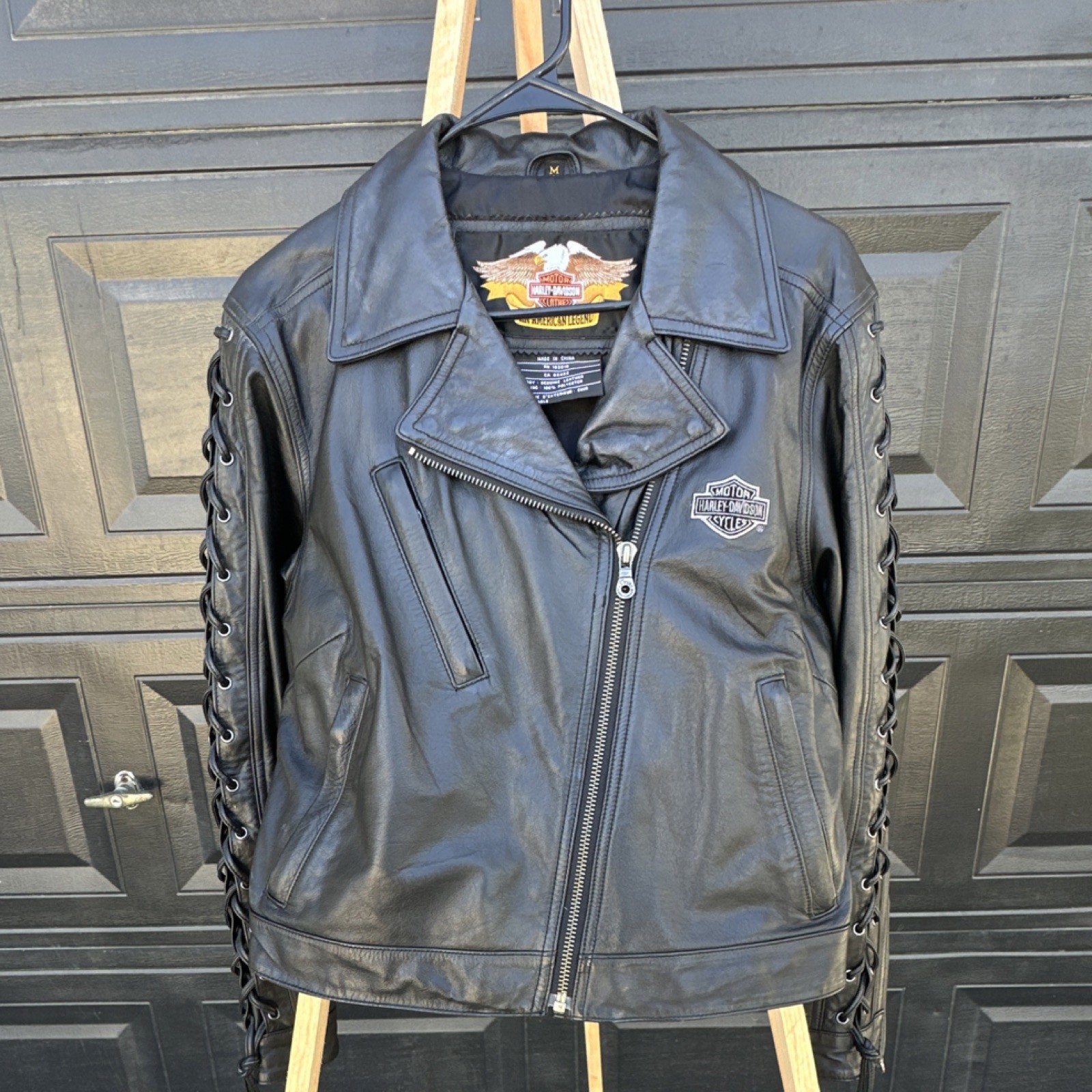 Harley-Davidson Black Leather Moto Jacket Lace-Up Sleeves Size M Vintage 2002 Harley-Davidson Black Leather Moto Jacket Lace-Up Sleeves Size M Vintage 2002