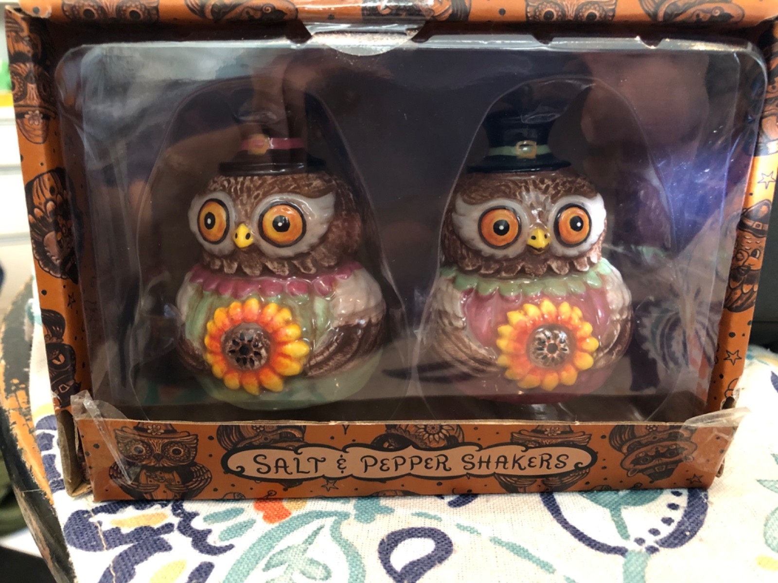 Johanna Parker OWLS w/ Sunflowers Salt & Pepper Shaker Set -- NIB Johanna Parker OWLS w/ Sunflowers Salt & Pepper Shaker Set -- NIB