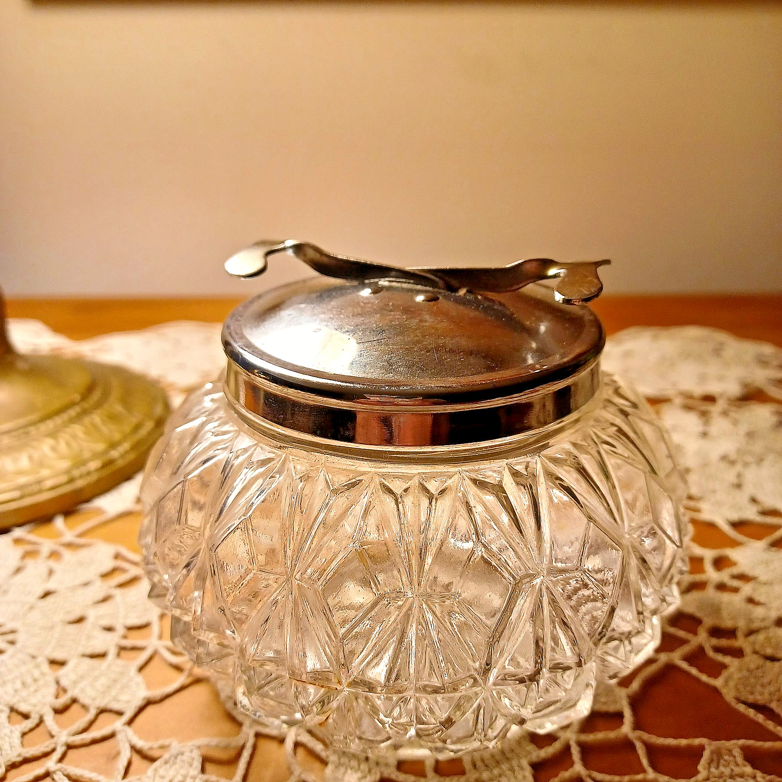 Vintage Glass Sugar Cube Holder/Pincher Lid Vintage Glass Sugar Cube Holder/Pincher Lid