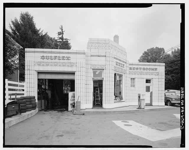 Bedford PA 1930s Dunkle\'s Gulf Station Pitt Street auto service station