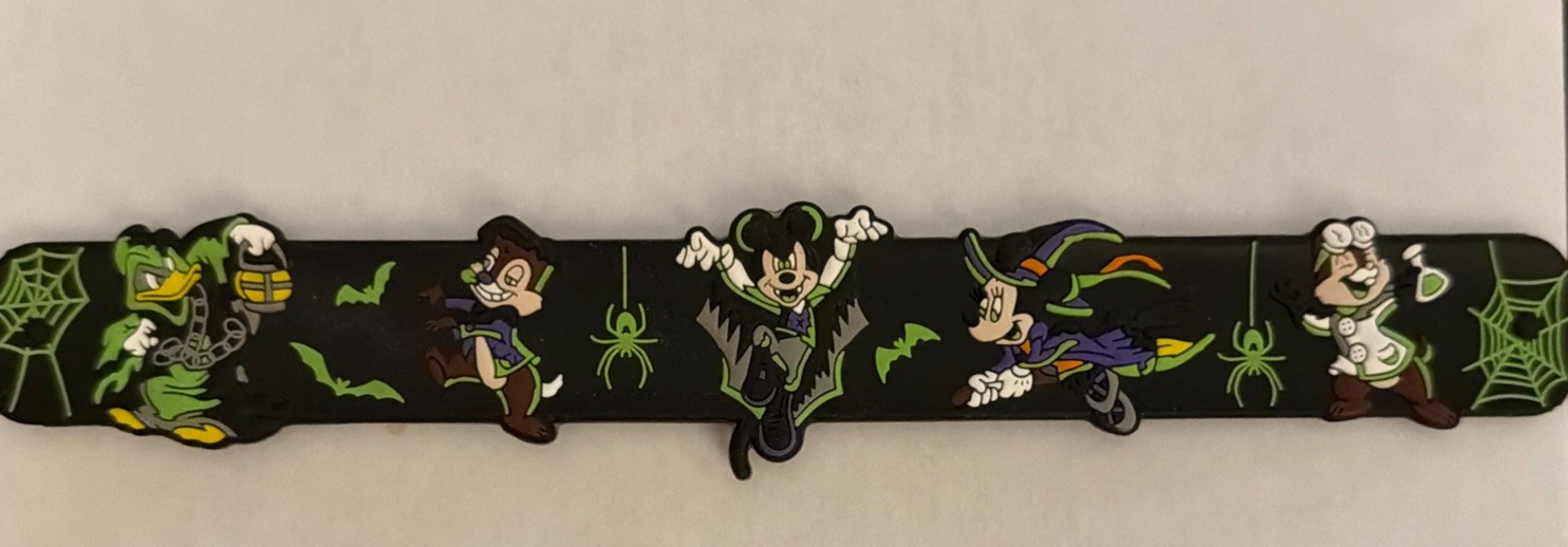 Disney Parks HALLOWEEN Glow In The Dark Slap Bracelet 2019 Mickey Minnie Spooky Disney Parks HALLOWEEN Glow In The Dark Slap Bracelet 2019 Mickey Minnie Spooky