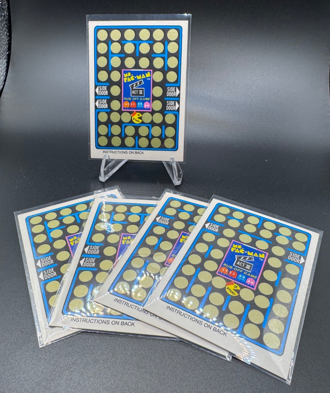 1980 Fleer Midway MS. PAC-MAN Game Card - Unscratched Facing Right 1980 Fleer Midway MS. PAC-MAN Game Card - Unscratched Facing Right
