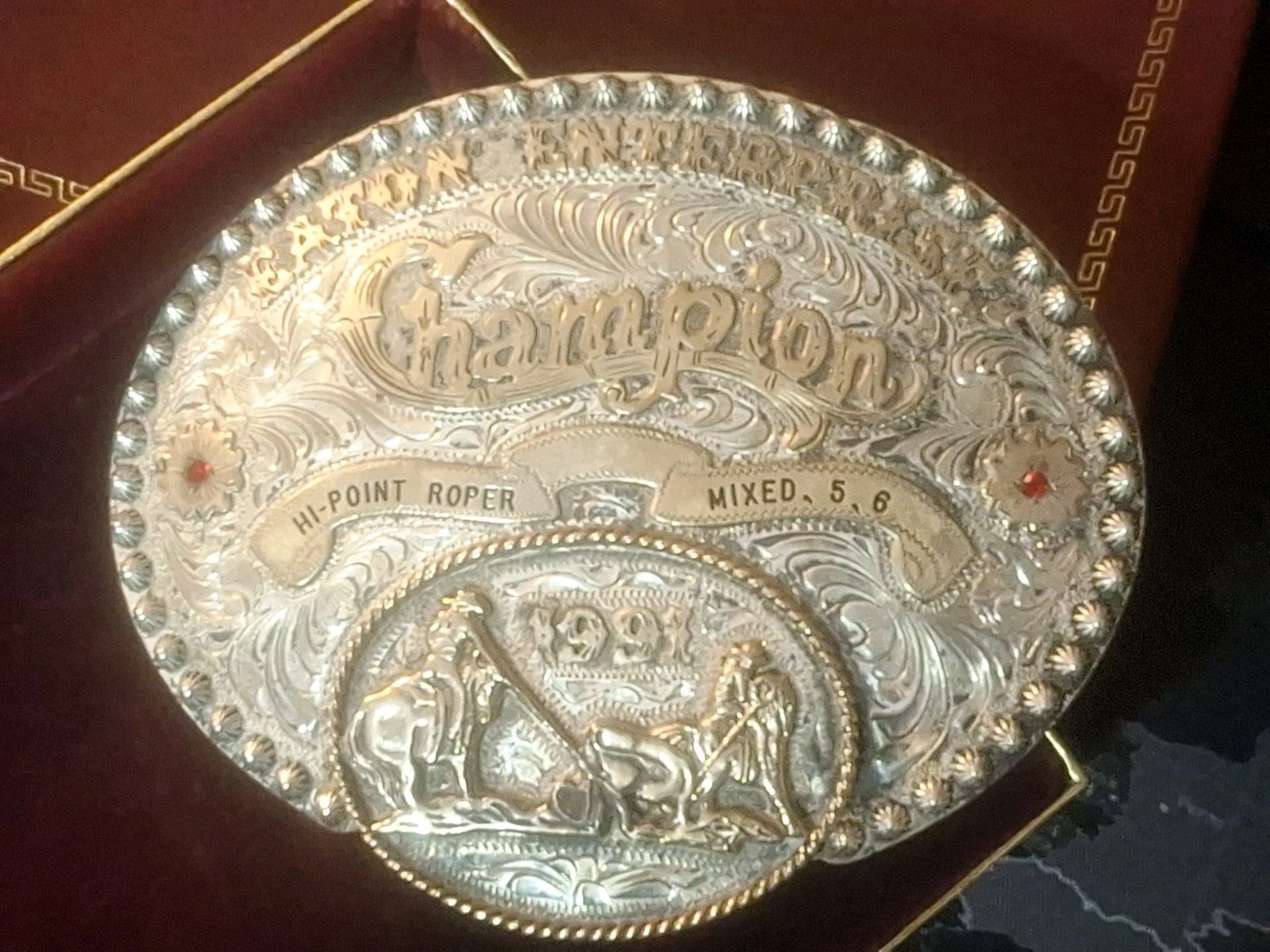 VNTG 1991 RUBEN\'S TEAM ROPING CHAMPION TROPHY BUCKLE WESTERN EATON ENTERPRISE VNTG 1991 RUBEN\'S TEAM ROPING CHAMPION TROPHY BUCKLE WESTERN EATON ENTERPRISE