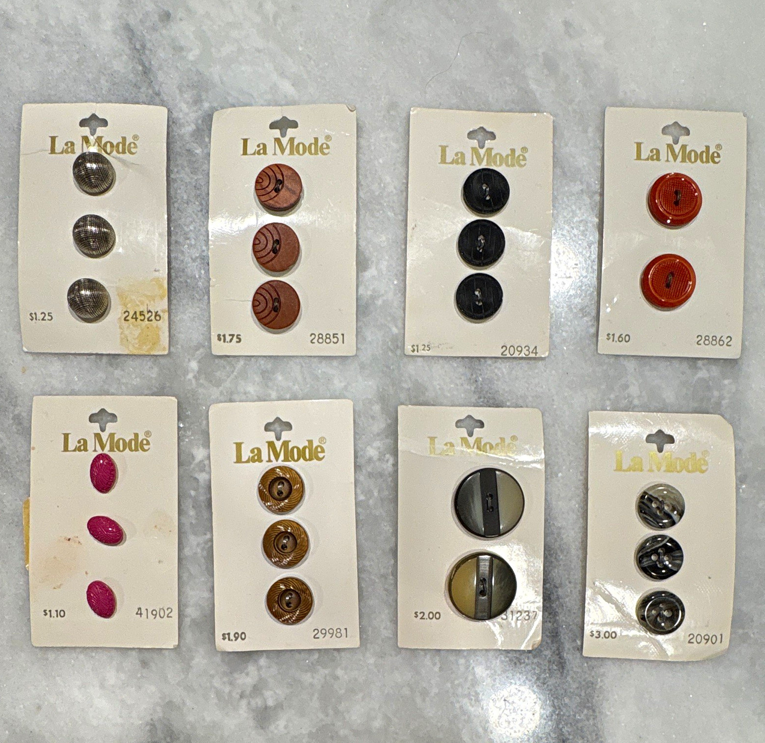 Vintage Lot of Original La Mode Italian Plastic Sewing Buttons, 8 Cards (Lot 2) Vintage Lot of Original La Mode Italian Plastic Sewing Buttons, 8 Cards (Lot 2)