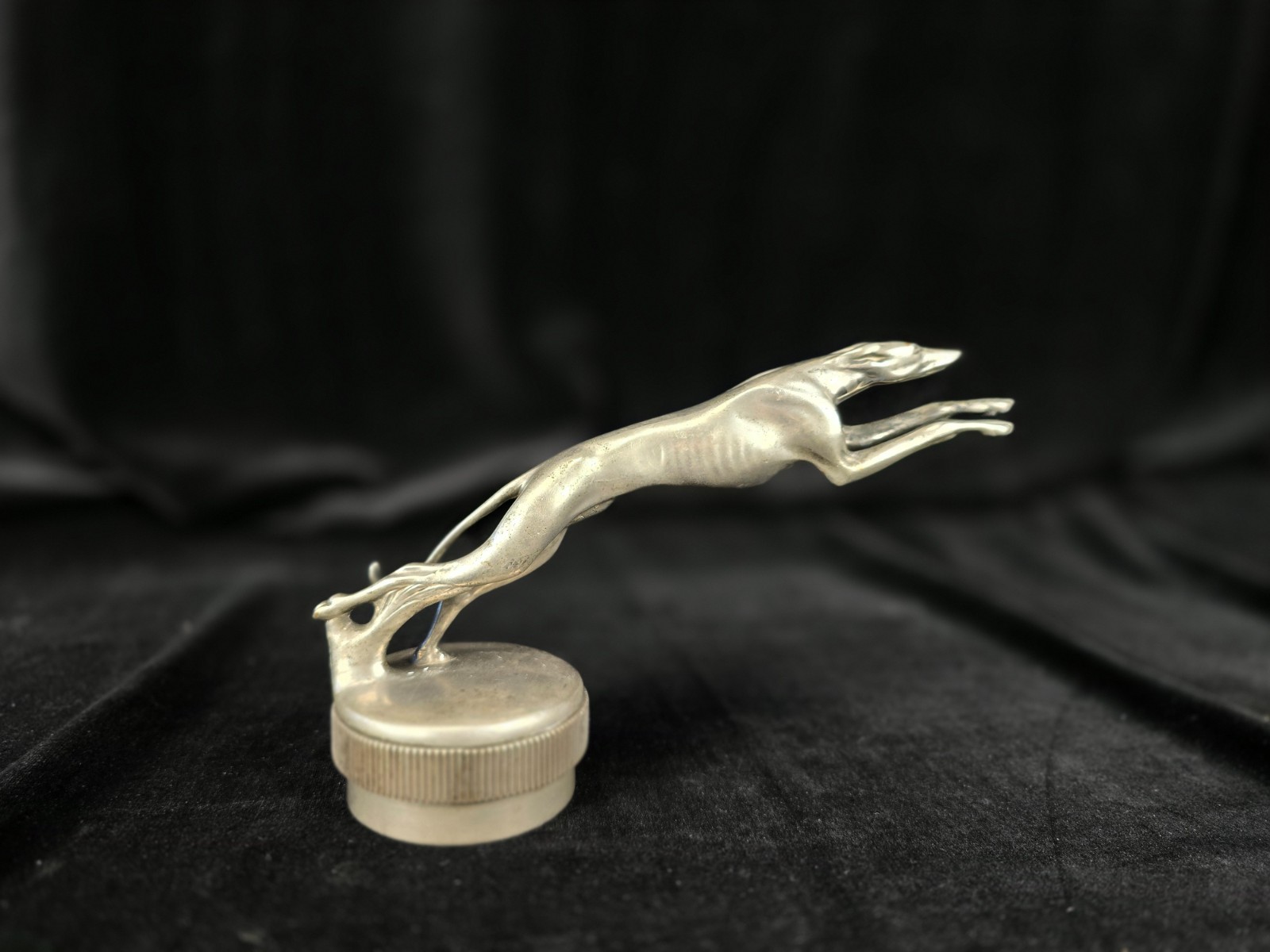 Vintage 1927 28 Ford Lincoln Greyhound Hood Ornament – Radiator Cap Moun Vintage 1927 28 Ford Lincoln Greyhound Hood Ornament – Radiator Cap Moun