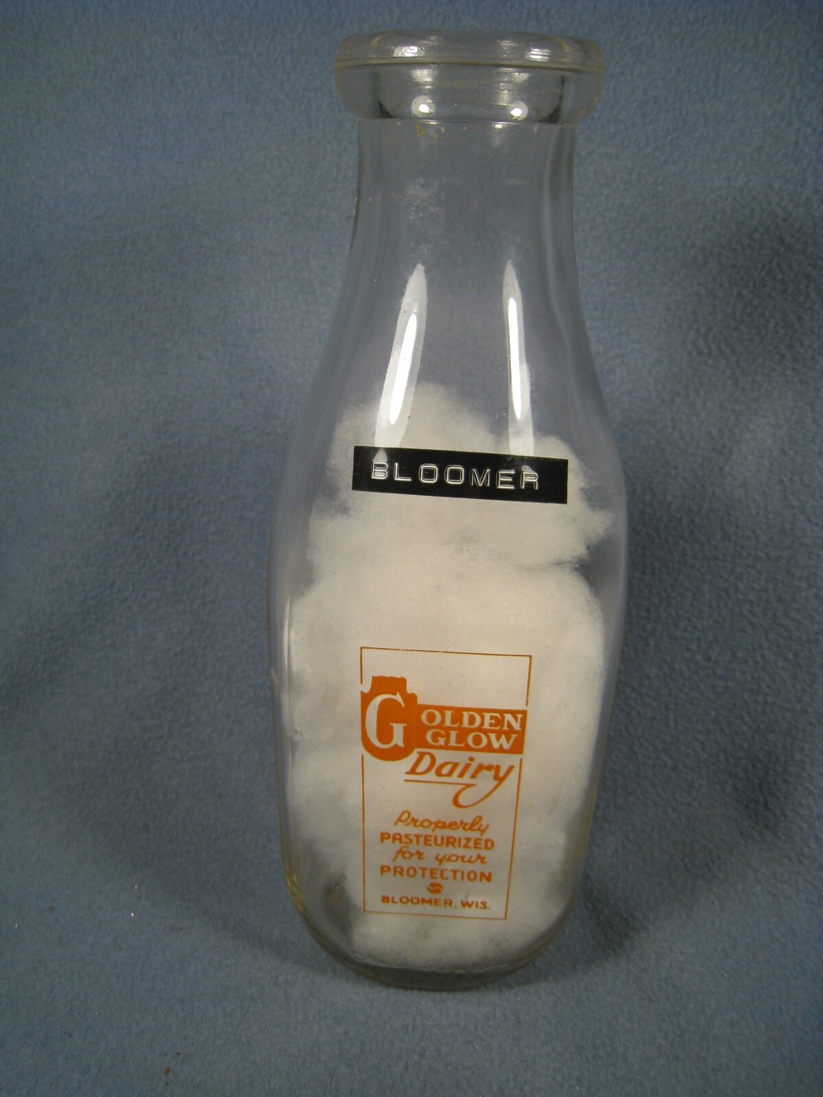 Vintage Golden Glow Dairy Bloomer Wis. Quart Sized Milk Bottle