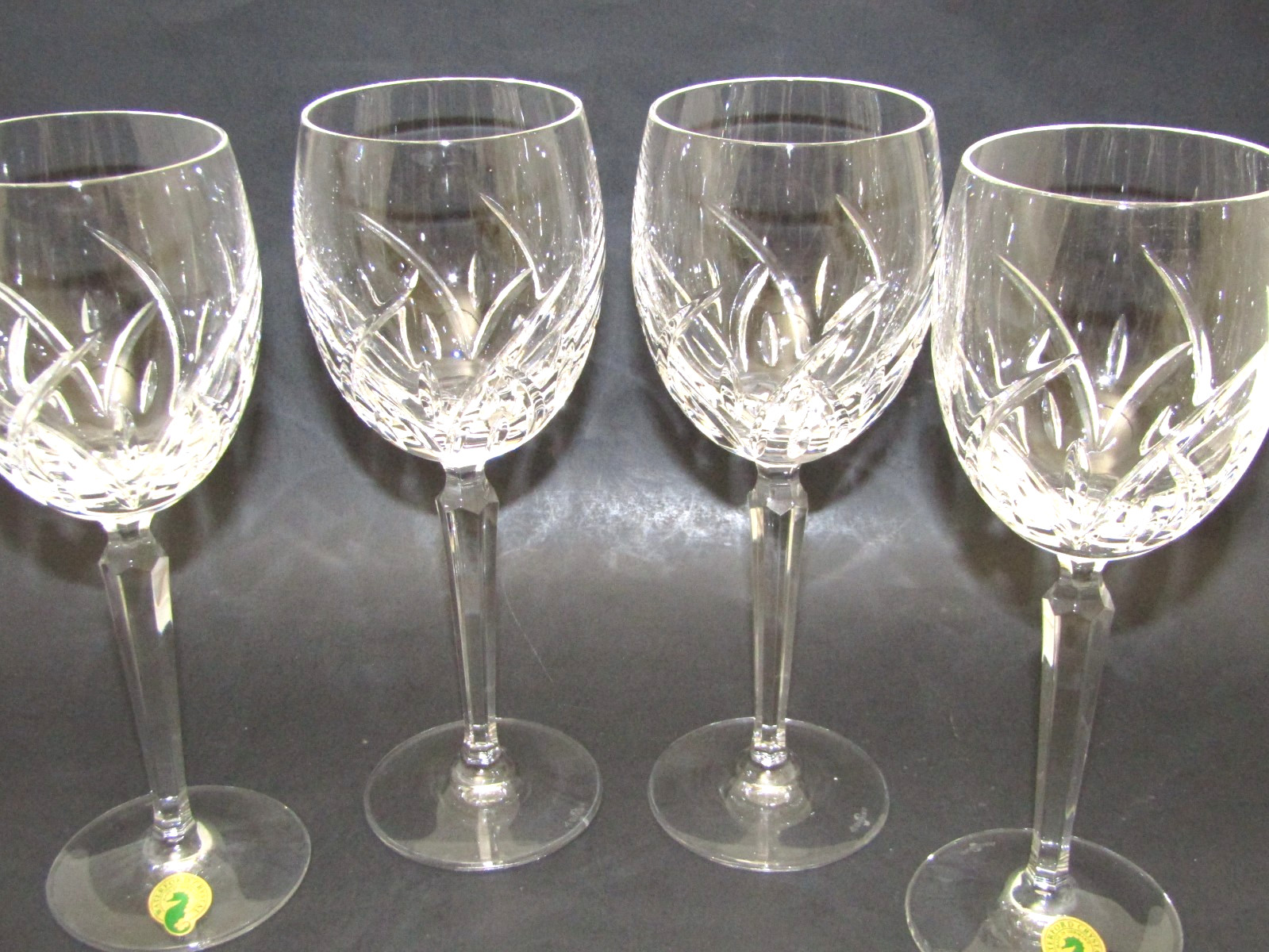 NEW WATERFORD LUCERNE CRYSTAL WINE GLASS - 8.5 NEW WATERFORD LUCERNE CRYSTAL WINE GLASS - 8.5
