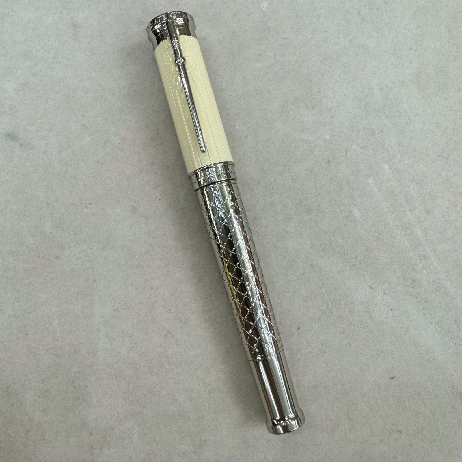 Montblanc Writers Edition Stevenson Silver Stripe Fountain Pen With Box Montblanc Writers Edition Stevenson Silver Stripe Fountain Pen With Box
