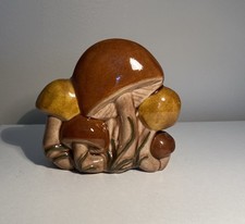 VTG ‘77Retro Pottery Style Ceramic Mushroom Napkin Mail Holder Kitchen Cottage picture