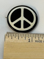 Vintage Peace Sign Hippie Counter Culture Protest War Pin Pinback Button Black picture