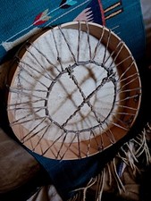 **AWESOME  VINTAGE NORTHWEST COAST NATIVE AMERICAN  HANDMADE DRUM 18 In. NICE