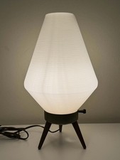 Vintage MCM Atomic Ribbed Plastic Beehive Shade w/Wood Tripod Legs Table Lamp picture