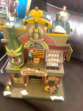 LEMAX CHRISTMA CHEER BOTTLING COMPANY W/ BOX 25858 W/ MOTION & SOUNDS NEW picture