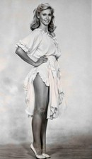 BEAUTIFUL OLIVA NEWTON JOHN 8X10 Photo picture