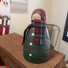 Vtg Natalie Silitch Folk Art Painted Crackle Canvas Christmas Caroler Green picture