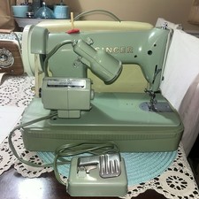 Vintage Singer 185J Sewing Machine Mint Green w/ Case Pedal TESTED WORKING picture