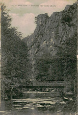 Title: Vintage Postcard Avallon Passerelle des Gardes France  picture