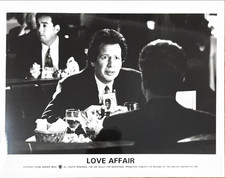 Vintage 1994 Love Affair Press Photo Warren Beatty Restaurant Scene picture
