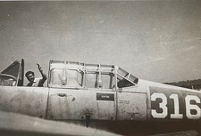 WW2 Photo Gunter Field AL. Pilot Training Plane Snapshot Vultee BT-13 Valiant picture