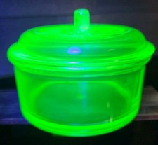 Vintage 5.5” Hazel Atlas Green Glass Uranium Glow Round Refrigerator Dish + Lid picture