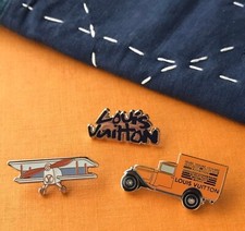 ⚡AUTHENTIC⚡ LOUIS VUITTON x VVV Exhibit Louis Vuitton Pins *BRAND NEW* SET OF 3 picture