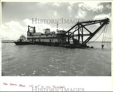 1994 Press Photo Tom James Barge on Lake Pontchartrain- Bayou LaBranche Wetlands picture