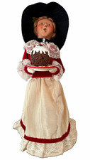 Byers' Choice Ltd. Victorian Adult Caroler w/ Plum Pudding 2005 picture