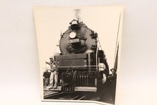 Excellent Vintage Photo Reading RRR Engine 2124 Front W/Engineer 8x10 picture