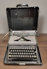 Vintage working 1950/1957 Royal Quiet De Luxe Portable Typewriter carrying case picture