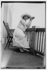 Photo:Galli-Curci Woman with Camera on Porch 1920s picture