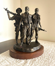 Franklin Mint Frederick Hart 3 Soldiers Vietnam Memorial Sculpture 8.5” Tall picture