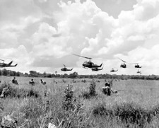 Soldiers And Huey Helicopters Overhead Vietnam War 4x6 Picture Celebrity Print picture