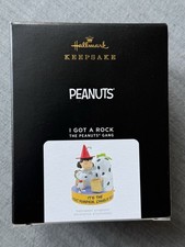 HALLMARK 2021 I GOT A ROCK THE PEANUTS GANG HALLOWEEN ORNAMENT picture