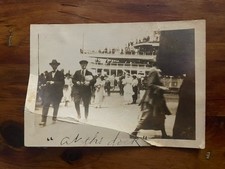 Antique Snapshot Photo 1910s 1920s Steamboat Riverboat Crowd At The Dock Candid⁠ picture