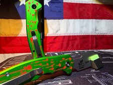 E Z Garage Zombie Exclusive Matching Numbered Knife Set 53/100 Green Tanto picture