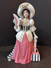 1994 AVON Mrs. Albee Award Collector's Porcelain Figurine New in Original Box picture