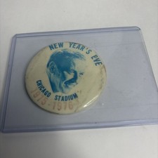 Frank Sinatra 1975 New Years Eve Concert Chicago Stadium Pinback Button - 2-1/4” picture