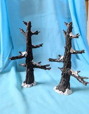A pair of Oak Tree Christmas Village decorations. About 8
