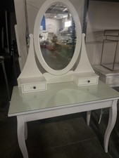 vanity white picture