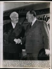 1946 Wirephoto Trygve Lie Sec Gen UN greeted by Mayor Roger Lapham SF 10.75X8 picture