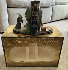 The Lord of the Rings Book & Bookends Gift Set ( J.R.R. Tolkien) picture