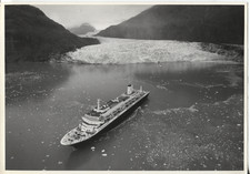 1992 Press Photo Aerial view of Noordam Ship in Glacier Bay National Park Alaska picture